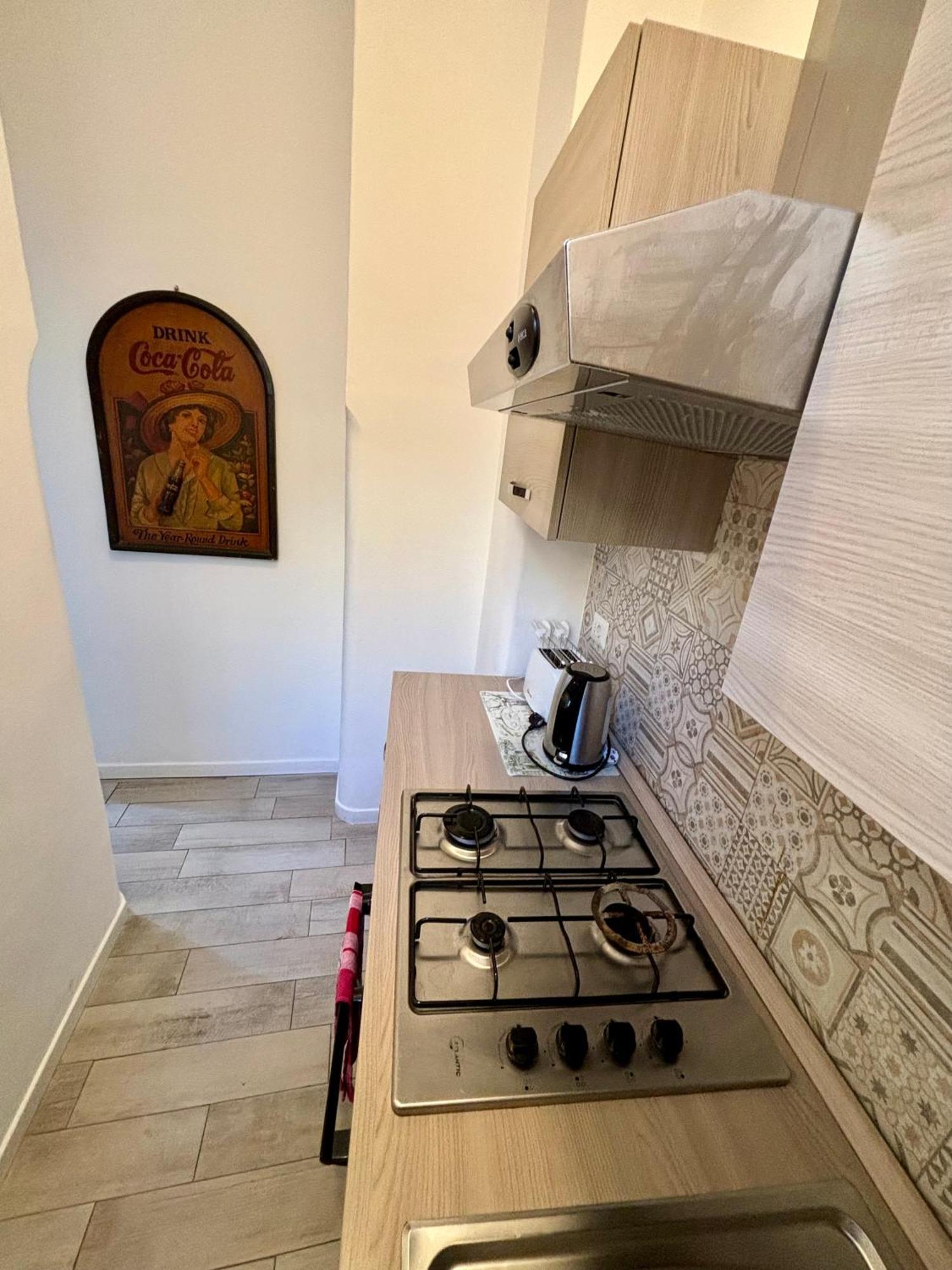 Joy House -Central City Near Metro Arco Della Pace Brera-Entire Apartment Perfect For Work & Play, Nightlife With Ac & Fast Wifi Welcome To The Cool Joy House! 밀라노 외부 사진